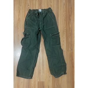 URBAN OUTFITTERS GREEN CARGOS